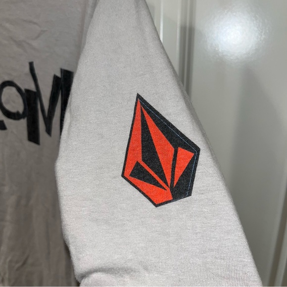 Volcom Long Sleeve Shirt vintage youth Size Large light gray graphic logo - Picture 3 of 5